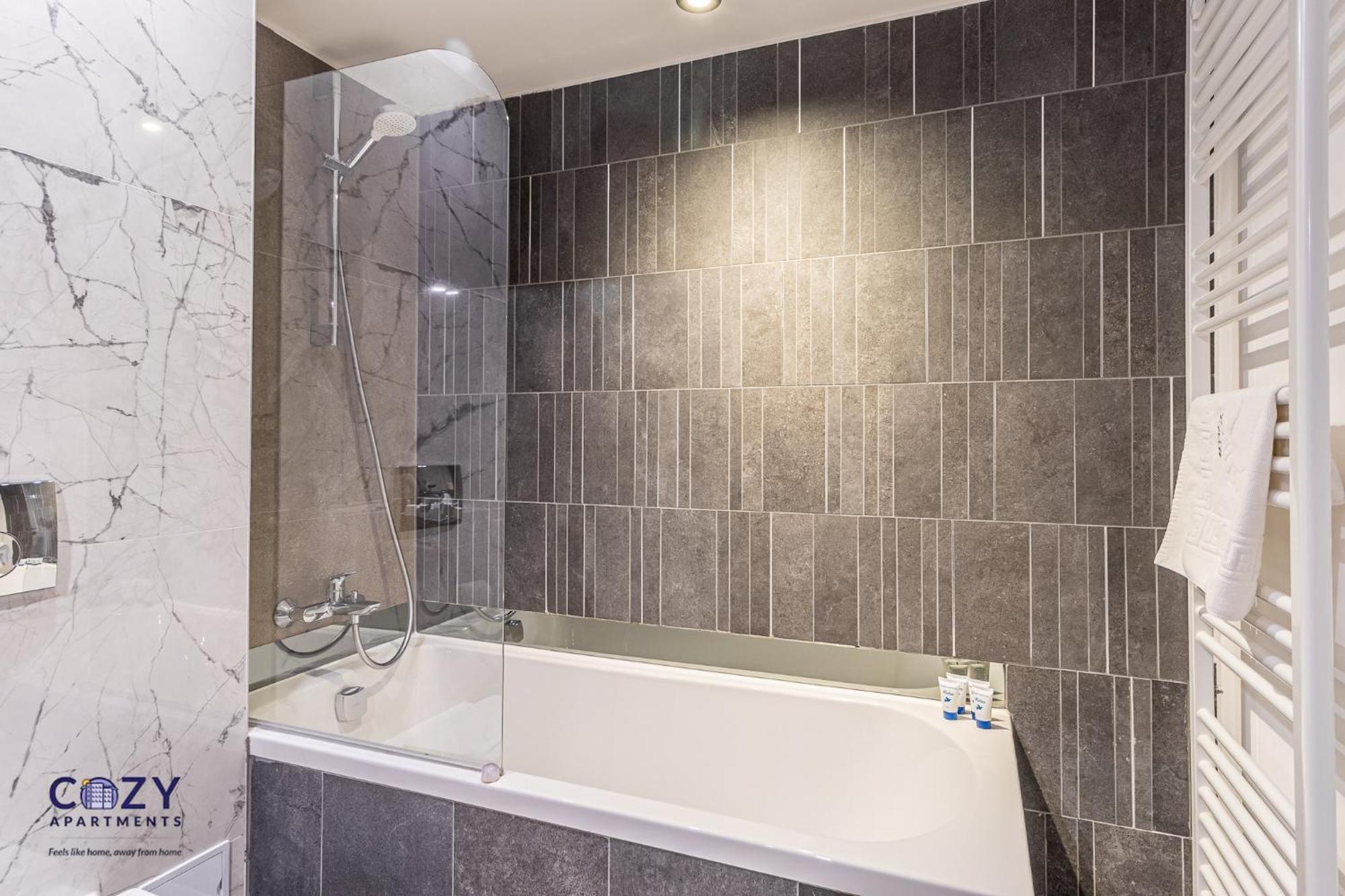Luxury Residences & Suites In Central Brasov At Coresi Mall Esterno foto