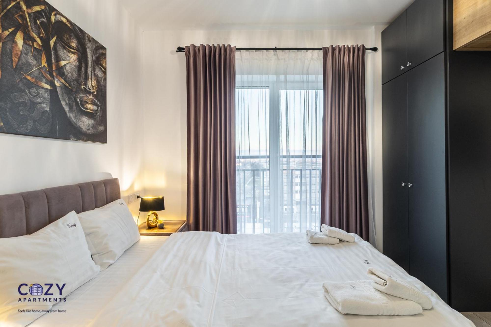 Luxury Residences & Suites In Central Brasov At Coresi Mall Esterno foto