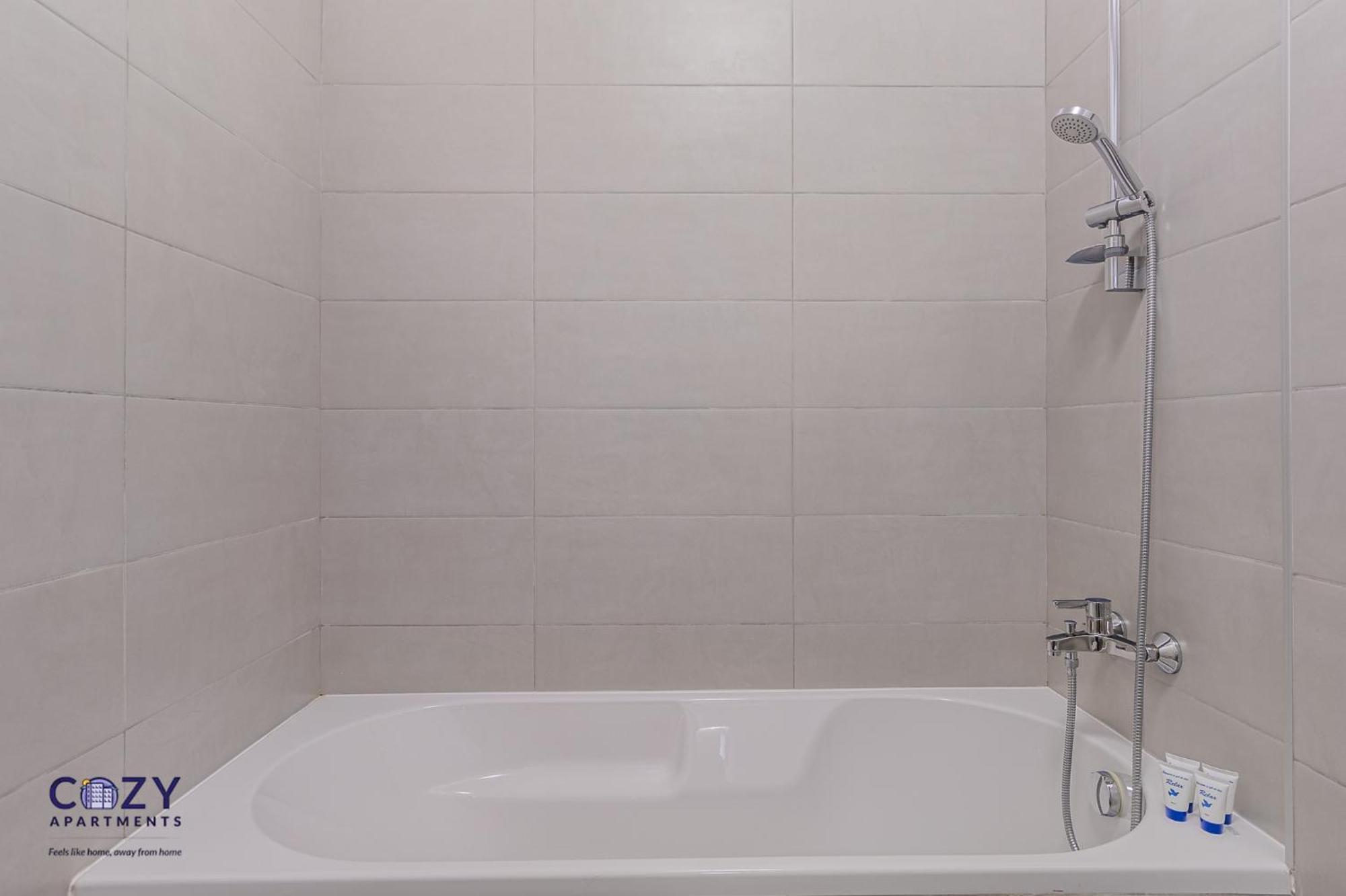 Luxury Residences & Suites In Central Brasov At Coresi Mall Esterno foto